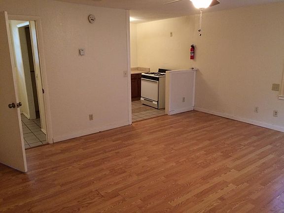 New ceiling fan, cordless blinds, new heat/air