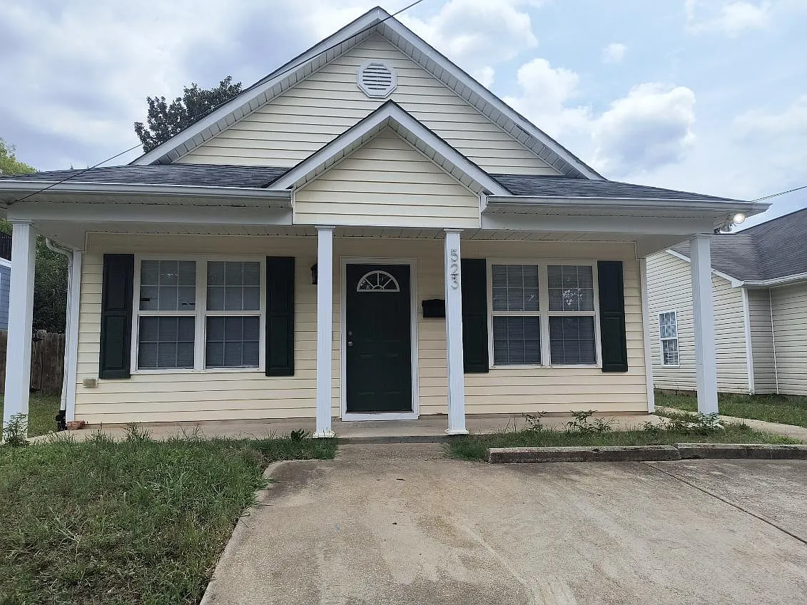 3 bed, 1036 sqft, $2,000 — Photo 2