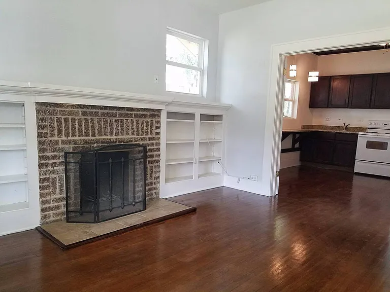826 Erie Ave — Photo 3