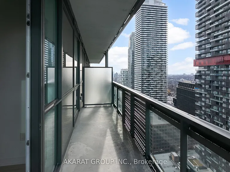 39 Roehampton Ave #2407 — Photo 26