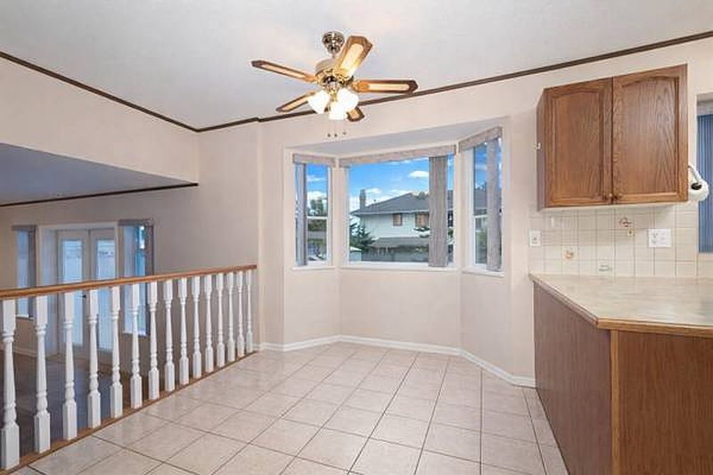 Surrey House for rent - 3 Bedrooms — photo 10