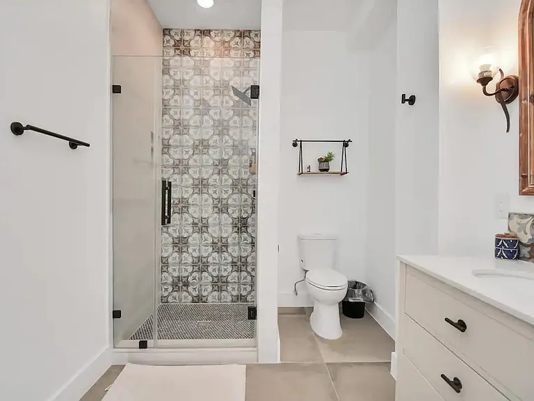2825 Ball St #2 — Photo 9