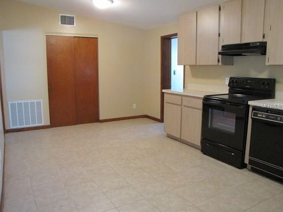 5th image of 3023 Venice Way