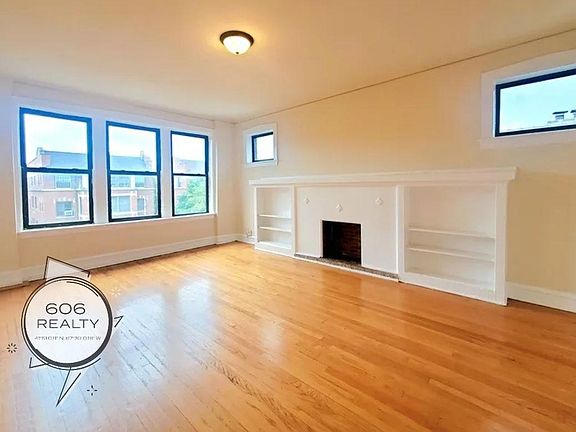 2nd image of 1024 E Hyde Park Blvd APT 1S