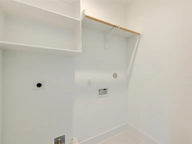 4035 Buck St — Photo 29