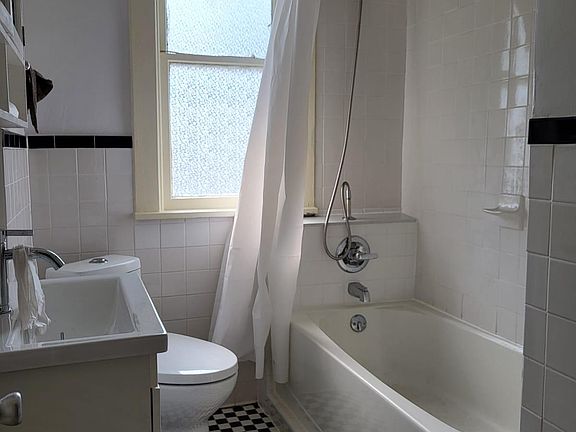 5th image of 8412 Hume Ave