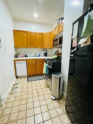 Rented by Douglas Elliman | media 33