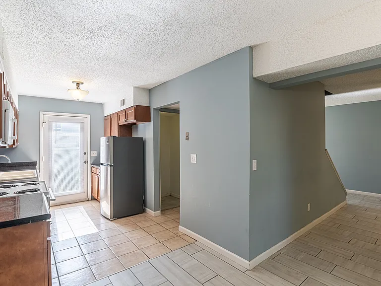 161 Wood Ct — Photo 8