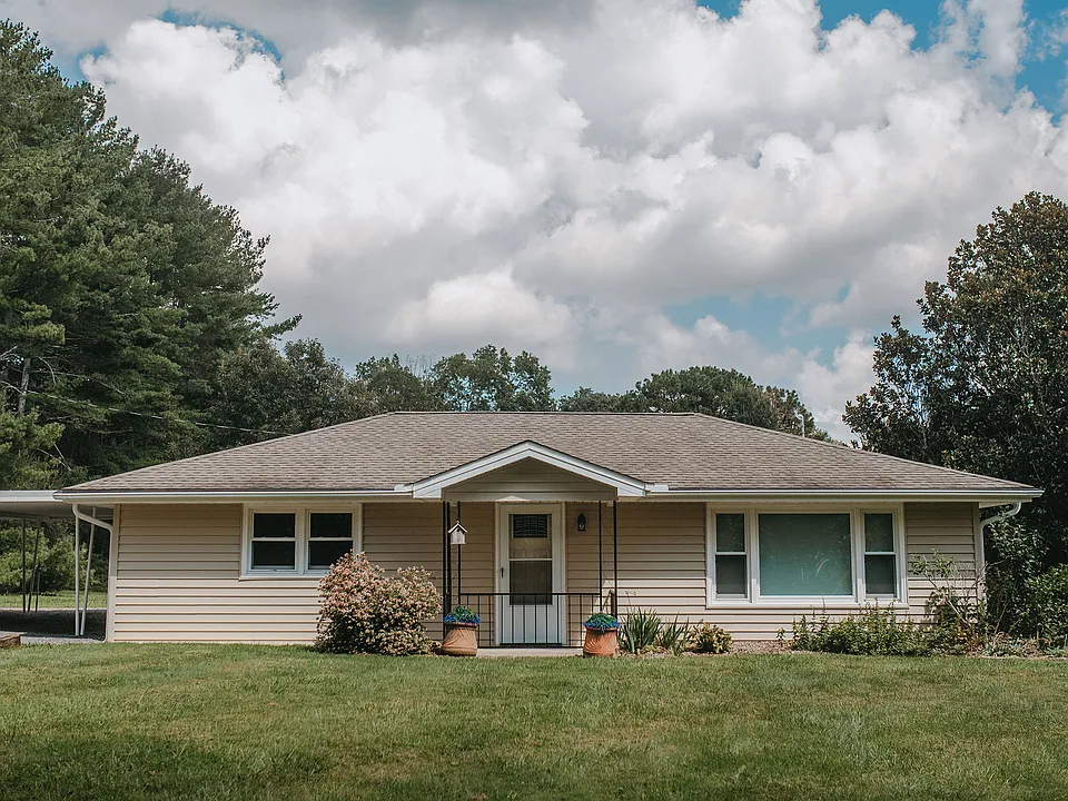 383 Emmas Grove Rd