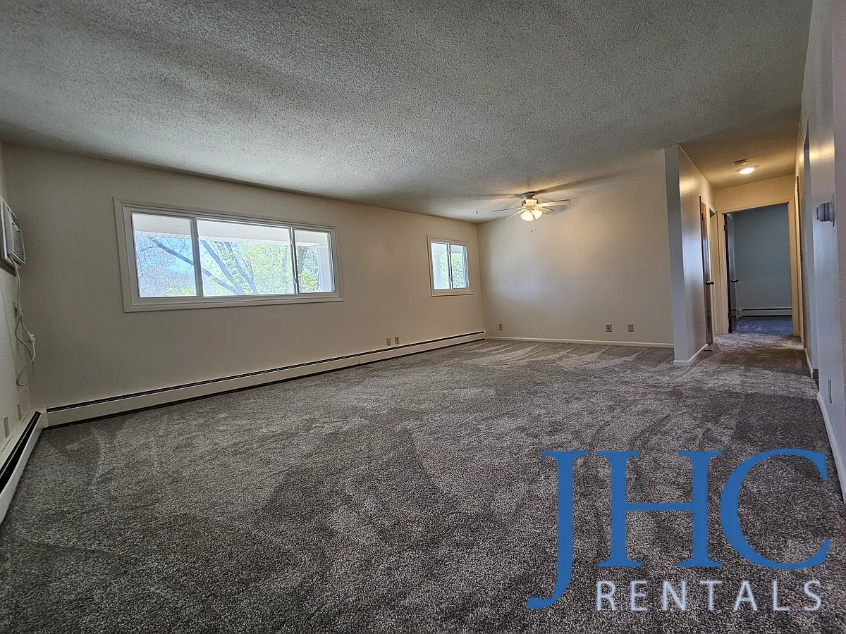 Building Photo - 1012 N Grand Ave #D3