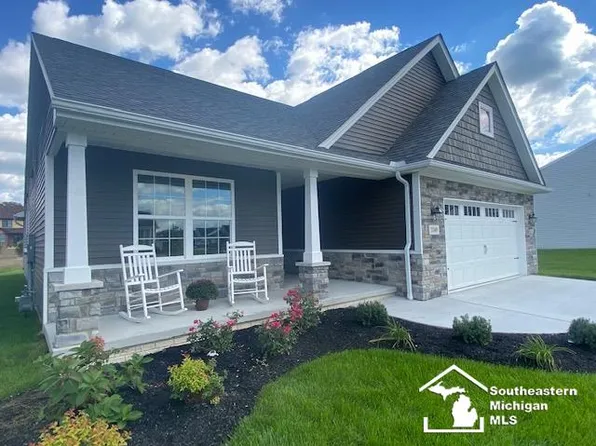 8260 Grande Lake Cir, Temperance, MI 48182