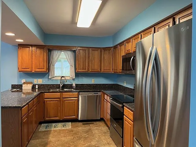 3 bed, 1364 sqft, $2,300 — Photo 3