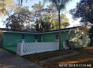 1004 Pinegrove Dr, Brandon, FL 33511