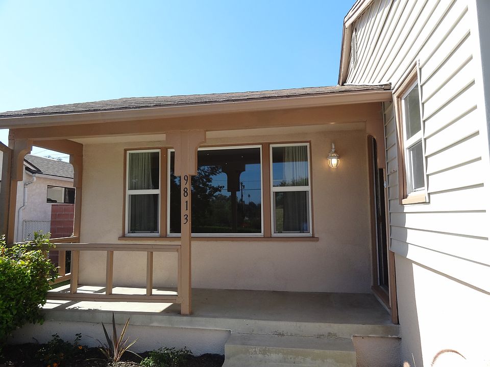 1st image of 9813 Hayvenhurst Ave