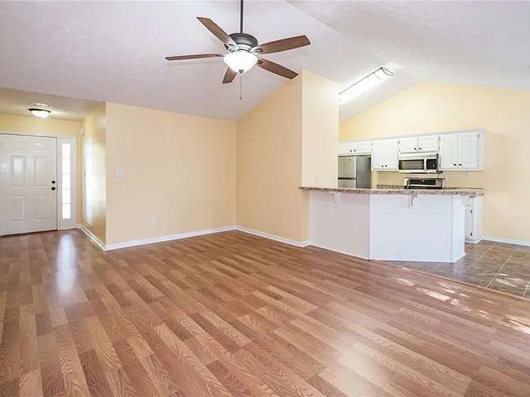 118 Jimmy Reynolds Dr — Photo 2