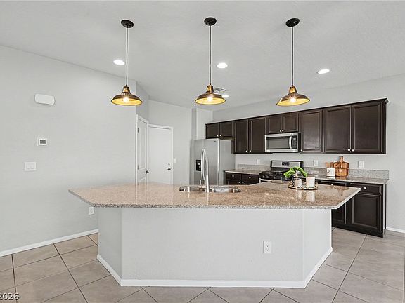4th image of 9085 Field Maple St