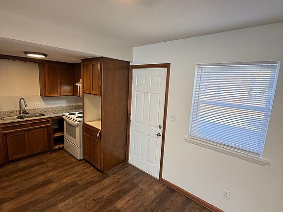 3rd image of 740 W Eagle St #7