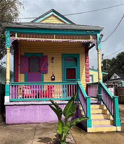 703 Louisa St — Photo 1