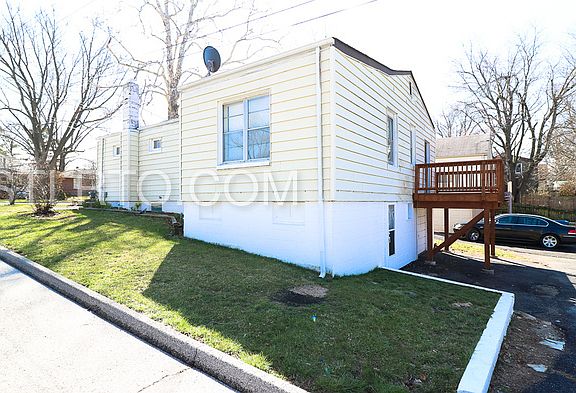 4th image of 3369 Sims Ave