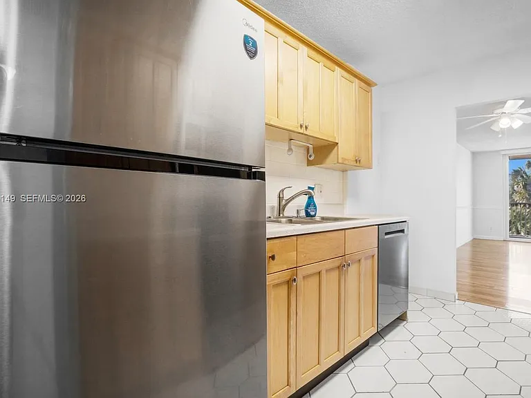 250 Jacaranda Dr #508 — Photo 2