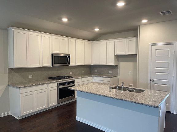 5th image of 5405 Fairdale Dr