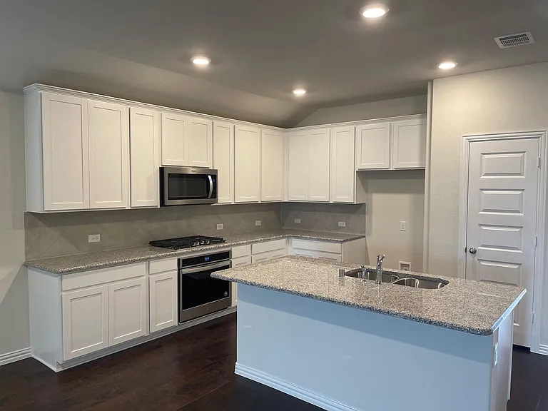 5405 Fairdale Dr — Photo 5