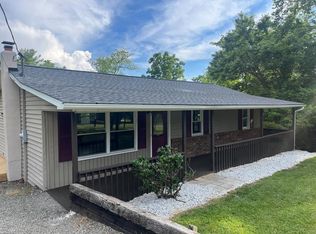 121 Middleton St, Galax, VA 24333