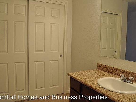 3rd image of 212 San Clemente Ave NW APT 6