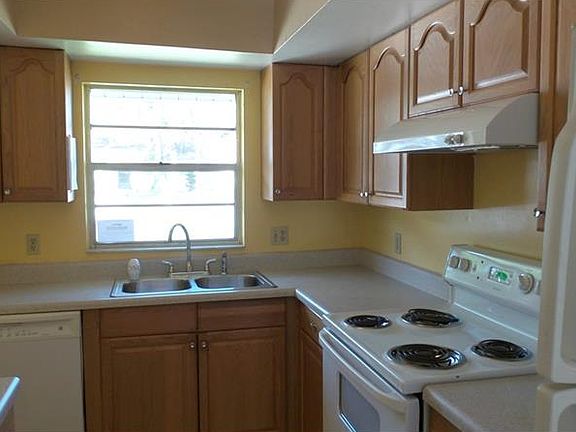5th image of 2512 Coral Ave