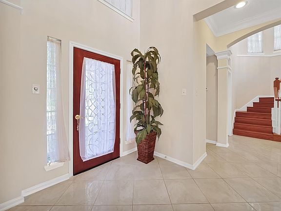 4th image of 803 Lakespur Dr