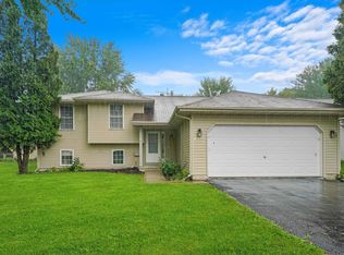 107 New Brunswick Ln SW, Poplar Grove, IL 61065