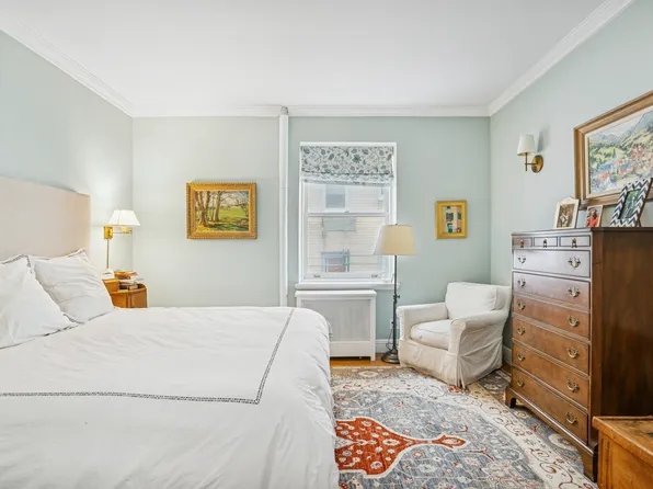 2 East 75th Street image 4 of 9