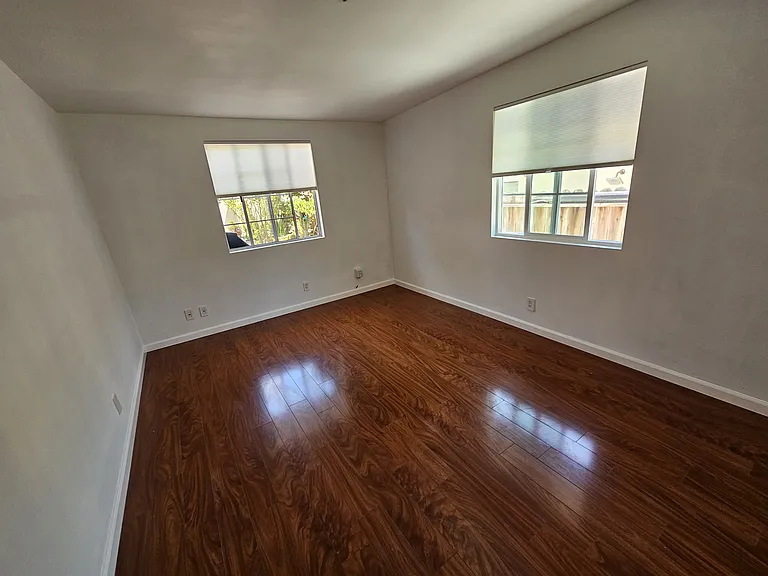 125 Avenida Mateo #A — Photo 3