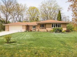 2021 S West Ln, New Berlin, WI 53146