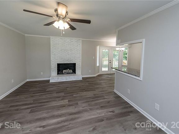 4th image of 1703 Ashcroft Ln