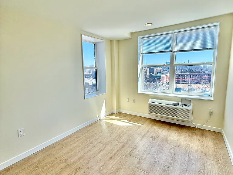 249 S 49th St #8O6 — Photo 44