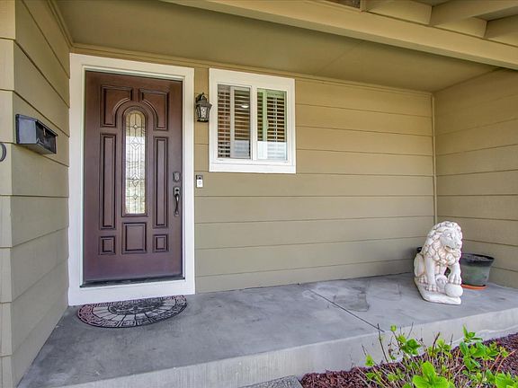 4th image of 410 Mat Ave