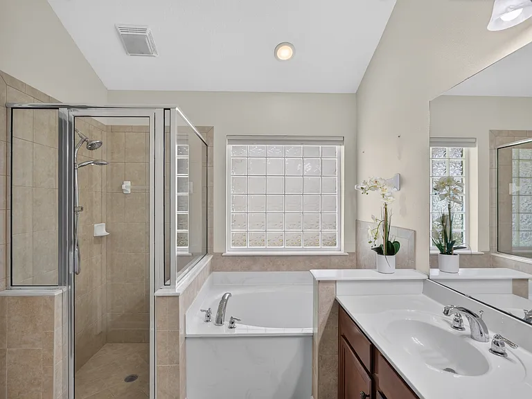 73 Durango Dr — Photo 2