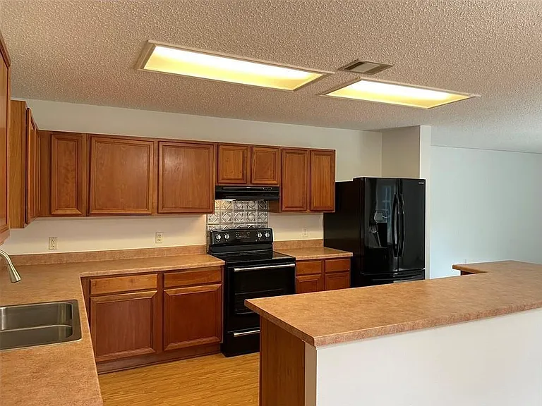 713 Catumet Dr — Photo 15