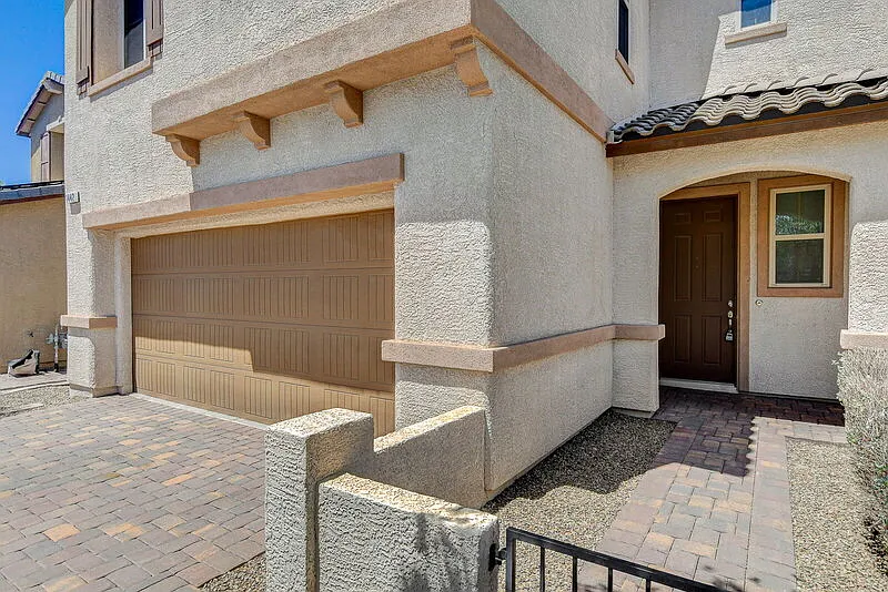 3 bed, 2.5 bath, 1836 sqft, $2,395 — Photo 4