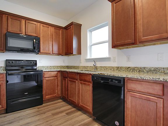4th image of 106 Ofner Dr
