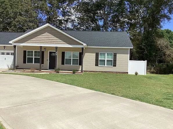 31 Kevior Ave, Four Oaks, NC 27524