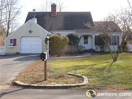 2nd image of 785 Sutton Pl