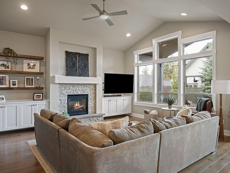 2nd image of 60868 SW Deer Creek Pl