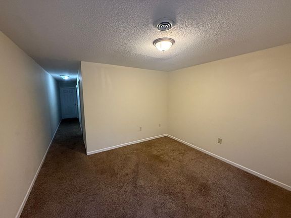 4th image of 159 Adamson Dr #2