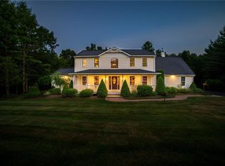 6 Weymouth Ln, Coventry, RI 02816