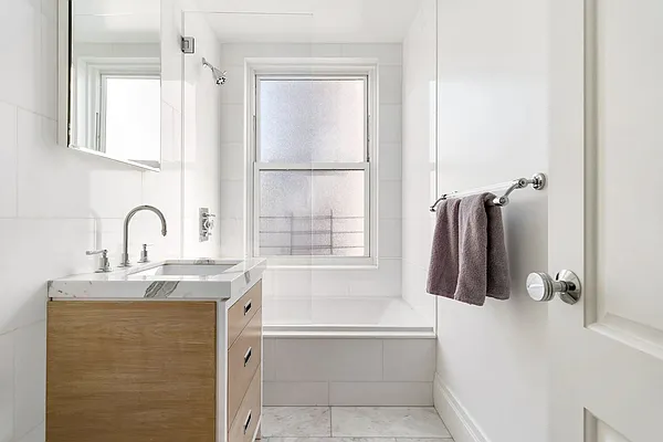 Sold by Compass | media 33