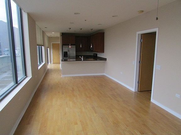 4th image of 3946 N Ravenswood Ave APT 412