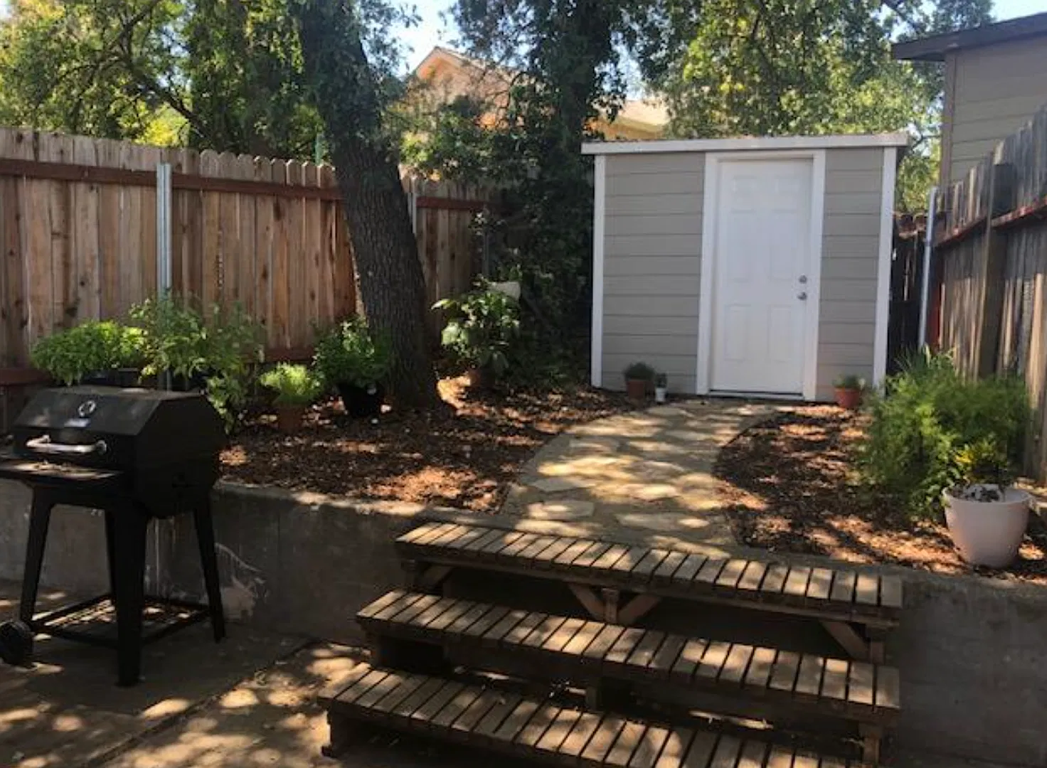 Adorable 1 Bedroom Home W/ Tons Of Extras! Please View Entire Ad For Viewings! — Photo 3