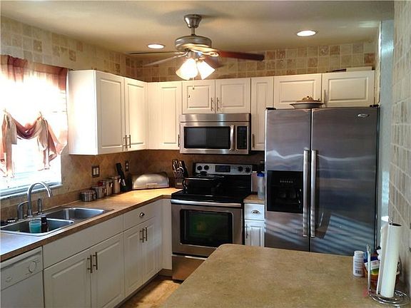 2nd image of 500 Pennfield Ave